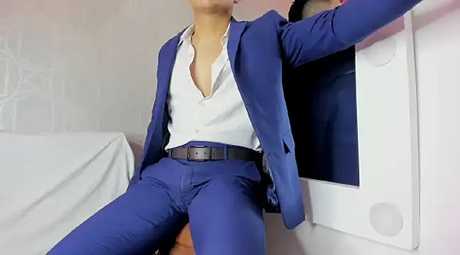 Snapshot of Lucii_fer_ chatting on February 11, 5:50 pm Lucii fer online show from February 11, 5:50 pm