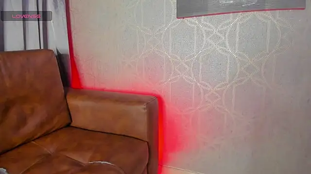 Snapshot of Lucii_fer_ chatting on September 13, 11:43 am Lucii fer online show from September 13, 11:43 am