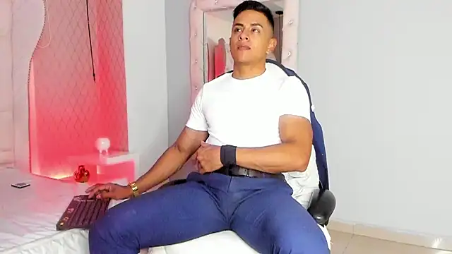 Lucii fer  online show from February 12, 11:27 am