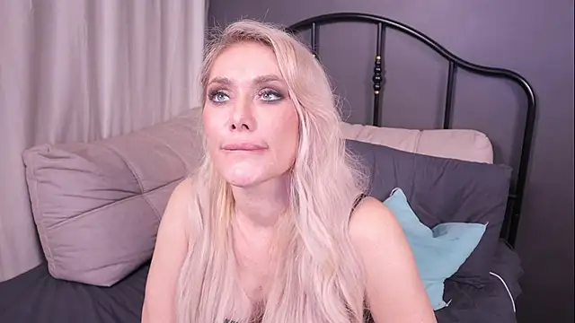 IsadoraDunkan online show from March 21, 3:22 am