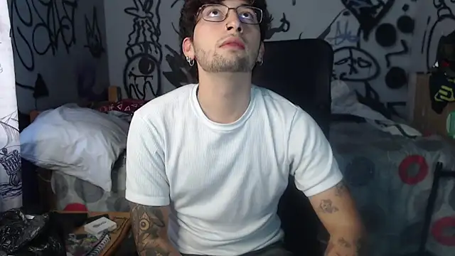 Snapshot of Dereck_Dickson chatting on December 17, 10:16 pm Dereck Dickson online show from December 17, 10:16 pm