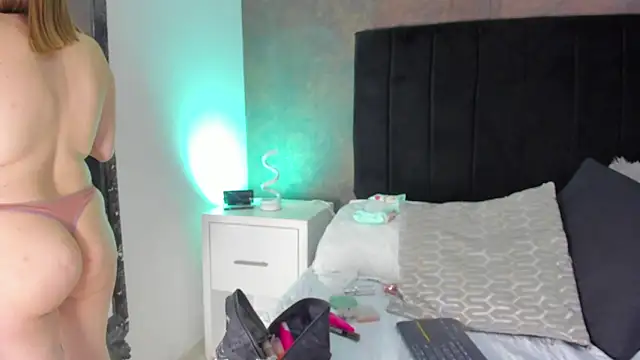 Snapshot of NaxaAndLexi_ chatting on January 18, 1:40 pm NaxaAndLexi online show from January 18, 1:40 pm