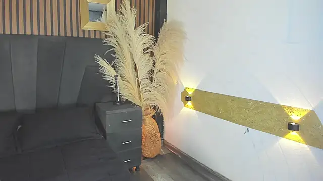 NaxaAndLexi  online show from April 12, 1:49 pm