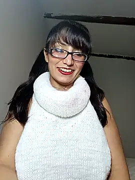 Snapshot of Lucy_Chery chatting on June 3, 2:25 am Lucy Chery online show from June 3, 2:25 am