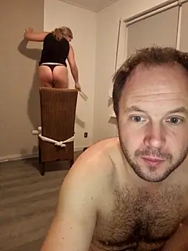 Snapshot of CoupleKitty chatting on December 3, 8:29 pm CoupleKitty online show from December 3, 8:29 pm