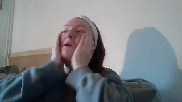 Snapshot of Tillieuk chatting on January 13, 1:38 pm Tillieuk online show from January 13, 1:38 pm