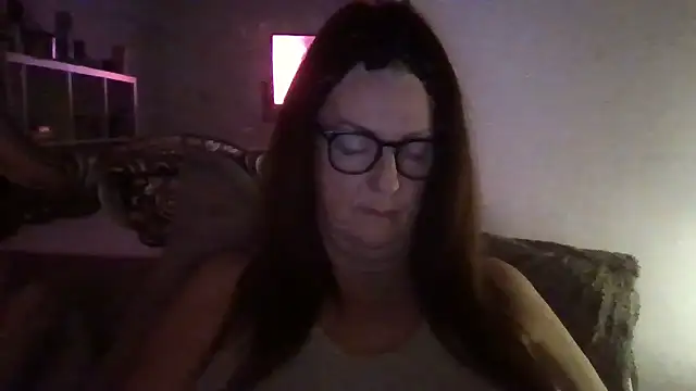 Snapshot of Tillieuk chatting on February 6, 11:30 pm Tillieuk online show from February 6, 11:30 pm