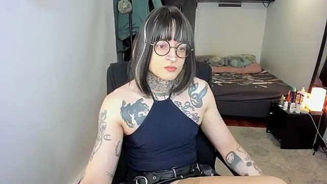 ShiiraVelkor online show from December 20, 11:17 am