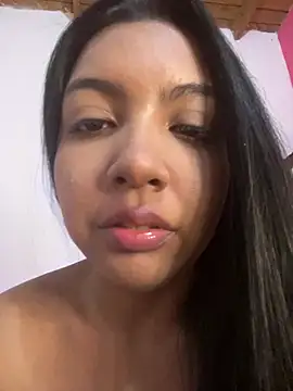 Snapshot of nicole_fisherr chatting on May 20, 3:34 am nicole fisherr online show from May 20, 3:34 am