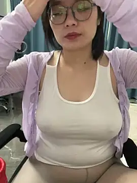 Bella0815 online show from March 9, 6:17 am