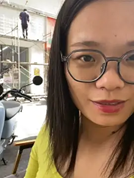 Snapshot of Bella0815 chatting on November 10, 7:40 am Bella0815 online show from November 10, 7:40 am