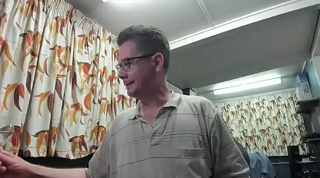 Snapshot of tilobinder chatting on December 24, 2:44 pm tilobinder online show from December 24, 2:44 pm