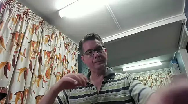 Snapshot of tilobinder chatting on December 28, 12:24 pm tilobinder online show from December 28, 12:24 pm