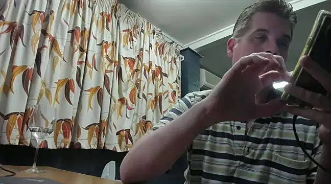 Snapshot of tilobinder chatting on January 1, 2:42 pm tilobinder online show from January 1, 2:42 pm