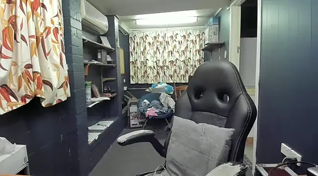 Snapshot of tilobinder chatting on January 11, 5:29 pm tilobinder online show from January 11, 5:29 pm