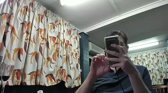 Snapshot of tilobinder chatting on January 12, 12:55 pm tilobinder online show from January 12, 12:55 pm