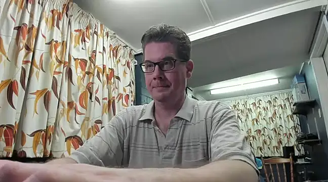 Snapshot of tilobinder chatting on January 14, 1:28 pm tilobinder online show from January 14, 1:28 pm