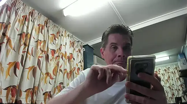 Snapshot of tilobinder chatting on January 19, 1:12 pm tilobinder online show from January 19, 1:12 pm