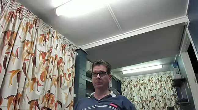 Snapshot of tilobinder chatting on January 21, 1:00 pm tilobinder online show from January 21, 1:00 pm