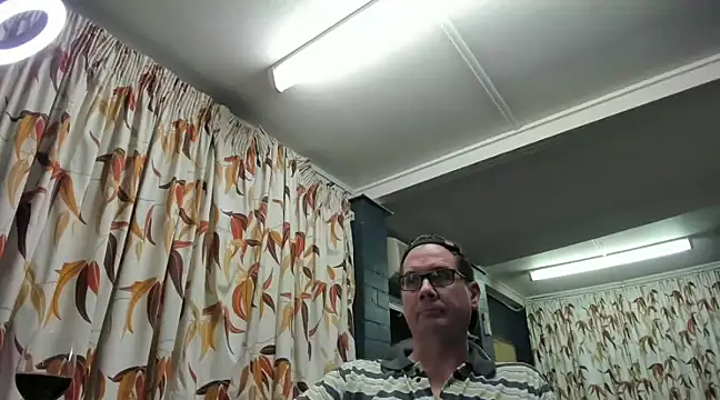 Snapshot of tilobinder chatting on January 24, 11:48 am tilobinder online show from January 24, 11:48 am