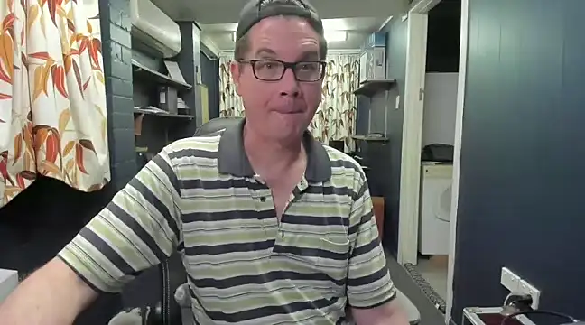 Snapshot of tilobinder chatting on January 24, 2:51 pm tilobinder online show from January 24, 2:51 pm