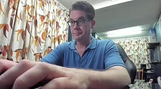 Snapshot of tilobinder chatting on February 1, 1:20 pm tilobinder online show from February 1, 1:20 pm