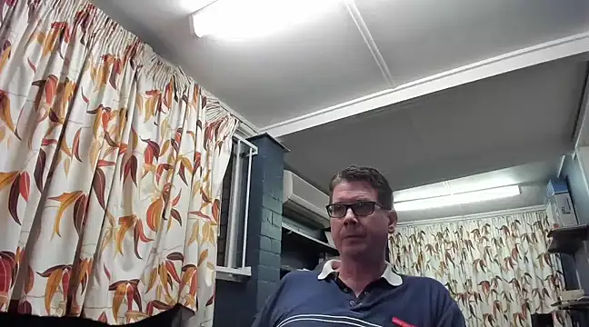 Snapshot of tilobinder chatting on March 10, 12:48 pm tilobinder online show from March 10, 12:48 pm