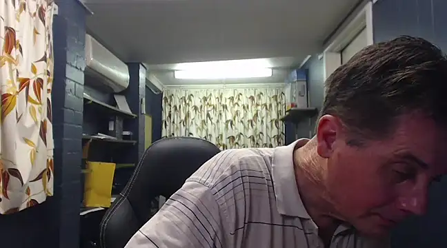 Snapshot of tilobinder chatting on March 21, 3:13 pm tilobinder online show from March 21, 3:13 pm