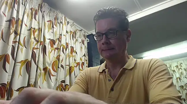 Snapshot of tilobinder chatting on March 22, 12:57 pm tilobinder online show from March 22, 12:57 pm