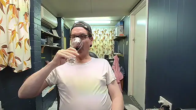 Snapshot of tilobinder chatting on September 12, 1:44 pm tilobinder online show from September 12, 1:44 pm