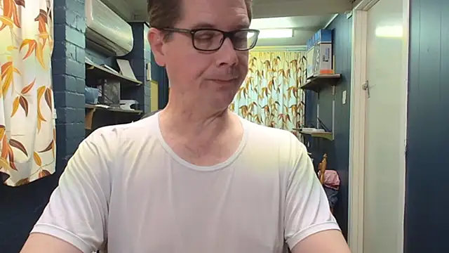 Snapshot of tilobinder chatting on September 13, 12:49 pm tilobinder online show from September 13, 12:49 pm