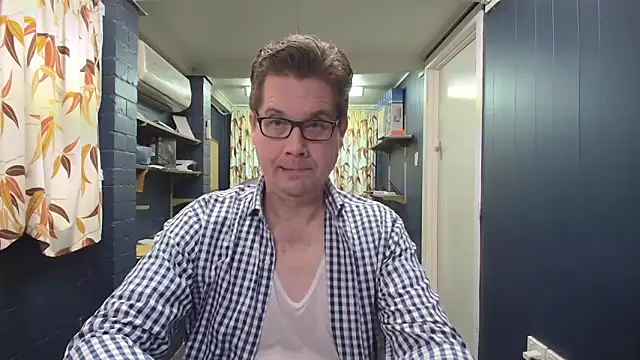 Snapshot of tilobinder chatting on September 14, 1:10 pm tilobinder online show from September 14, 1:10 pm