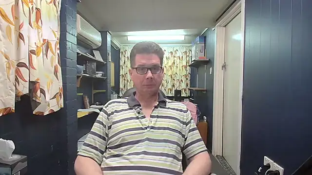 Snapshot of tilobinder chatting on November 14, 12:48 pm tilobinder online show from November 14, 12:48 pm