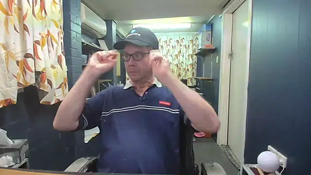 Snapshot of tilobinder chatting on November 24, 2:28 pm tilobinder online show from November 24, 2:28 pm