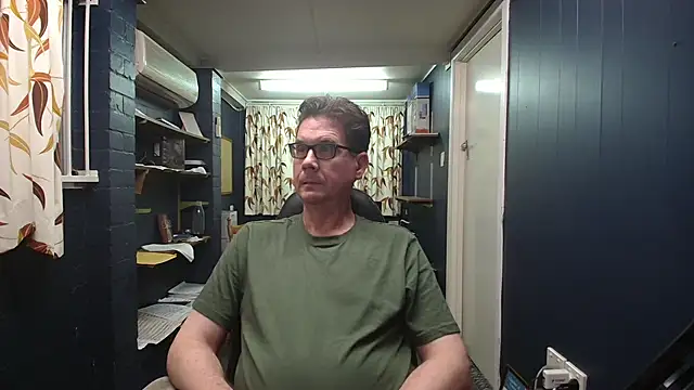 tilobinder online show from February 26, 2:05 pm