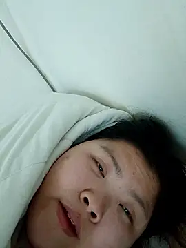 hello098712 online show from February 19, 10:11 am