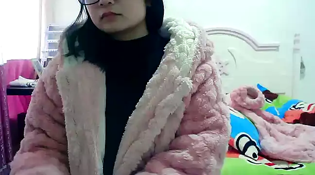 Snapshot of CN-Xiaoxi chatting on February 19, 12:25 am CN-Xiaoxi online show from February 19, 12:25 am