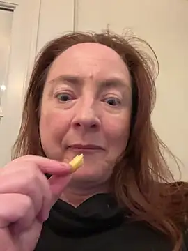 LouiseTswing online show from January 3, 4:06 pm