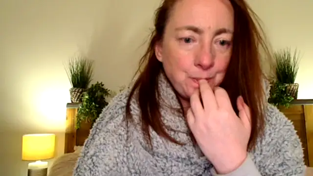 LouiseTswing online show from March 6, 7:43 pm