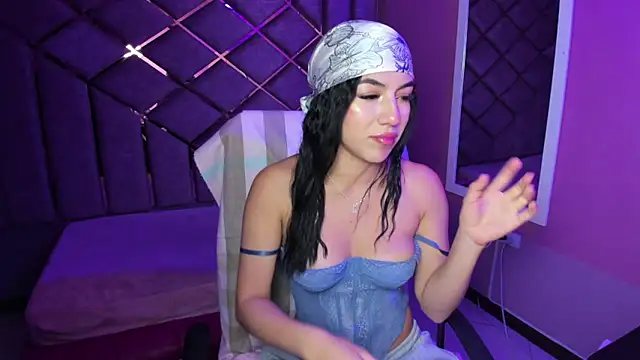 Poly Sasha  online show from April 14, 3:45 am