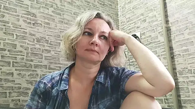 EdithManning online show from January 14, 9:13 am