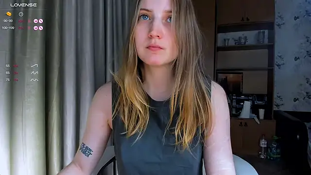 Snapshot of princessaalicc chatting on October 16, 3:13 pm princessaalicc online show from October 16, 3:13 pm