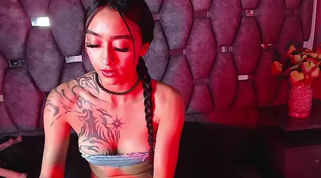 Snapshot of Miaa_Thopmson chatting on December 23, 7:41 pm Miaa Thopmson online show from December 23, 7:41 pm