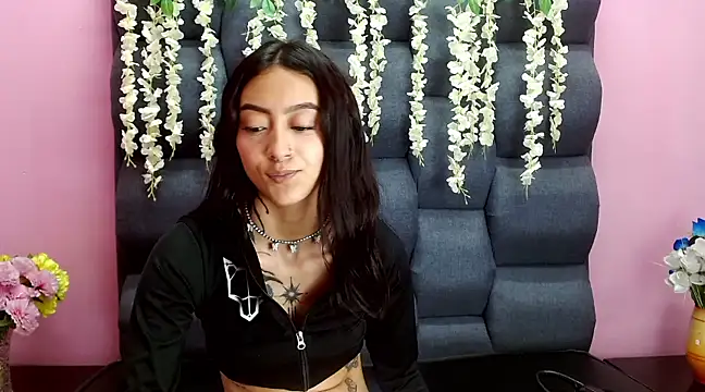 Snapshot of Miaa_Thopmson chatting on March 6, 7:10 pm Miaa Thopmson online show from March 6, 7:10 pm