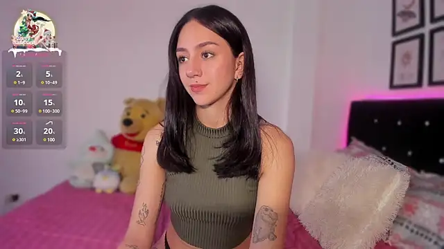 Snapshot of moonlygirl1 chatting on December 22, 9:20 pm moonlygirl1 online show from December 22, 9:20 pm