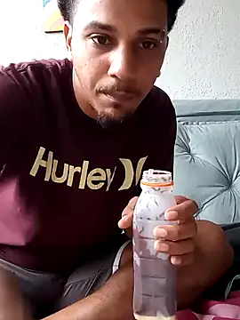 Snapshot of gugao666 chatting on December 4, 7:01 pm gugao666 online show from December 4, 7:01 pm