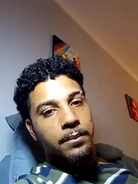 Snapshot of gugao666 chatting on December 6, 1:29 am gugao666 online show from December 6, 1:29 am