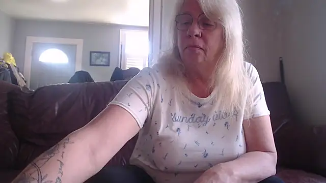 canadiancougar1965 online show from March 9, 1:48 pm