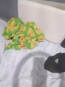 Snapshot of ems2174 chatting on March 8, 1:17 am ems2174 online show from March 8, 1:17 am