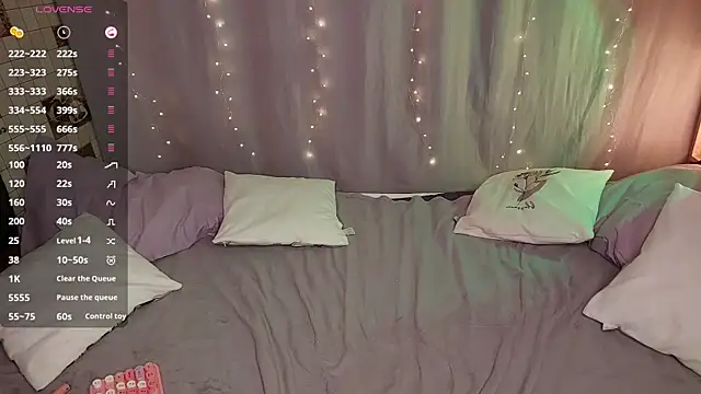 sophie  lee online show from December 21, 10:50 pm